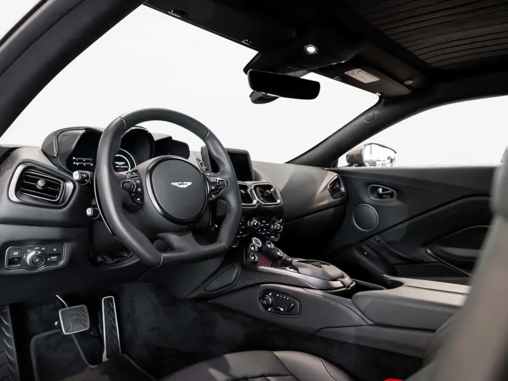 2021 Vantage 007 Edition Coupe thumbnail vehicle image 2