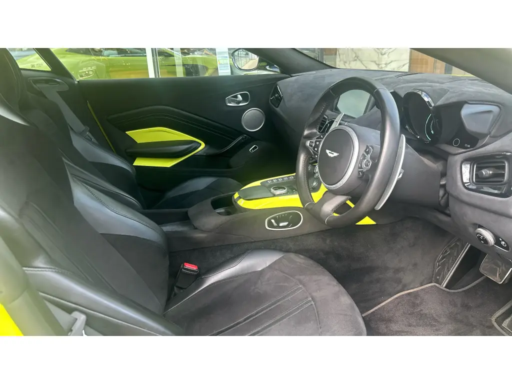 2019 Vantage Coupe thumbnail vehicle image 2