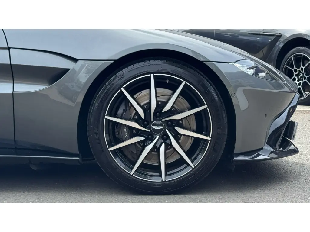2019 Vantage Coupe thumbnail vehicle image 3