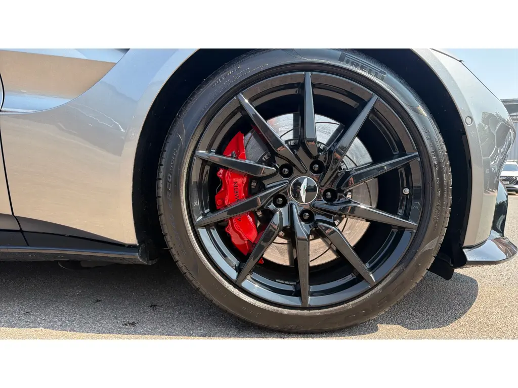 2019 Vantage Coupe thumbnail vehicle image 3