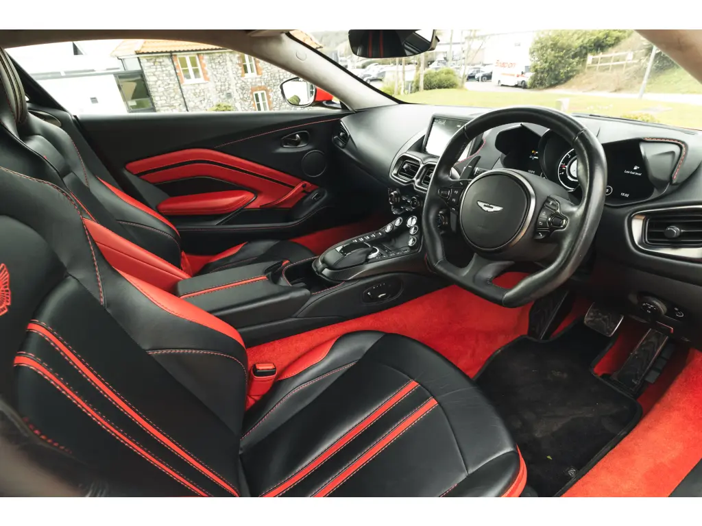 2019 Vantage Coupe thumbnail vehicle image 2