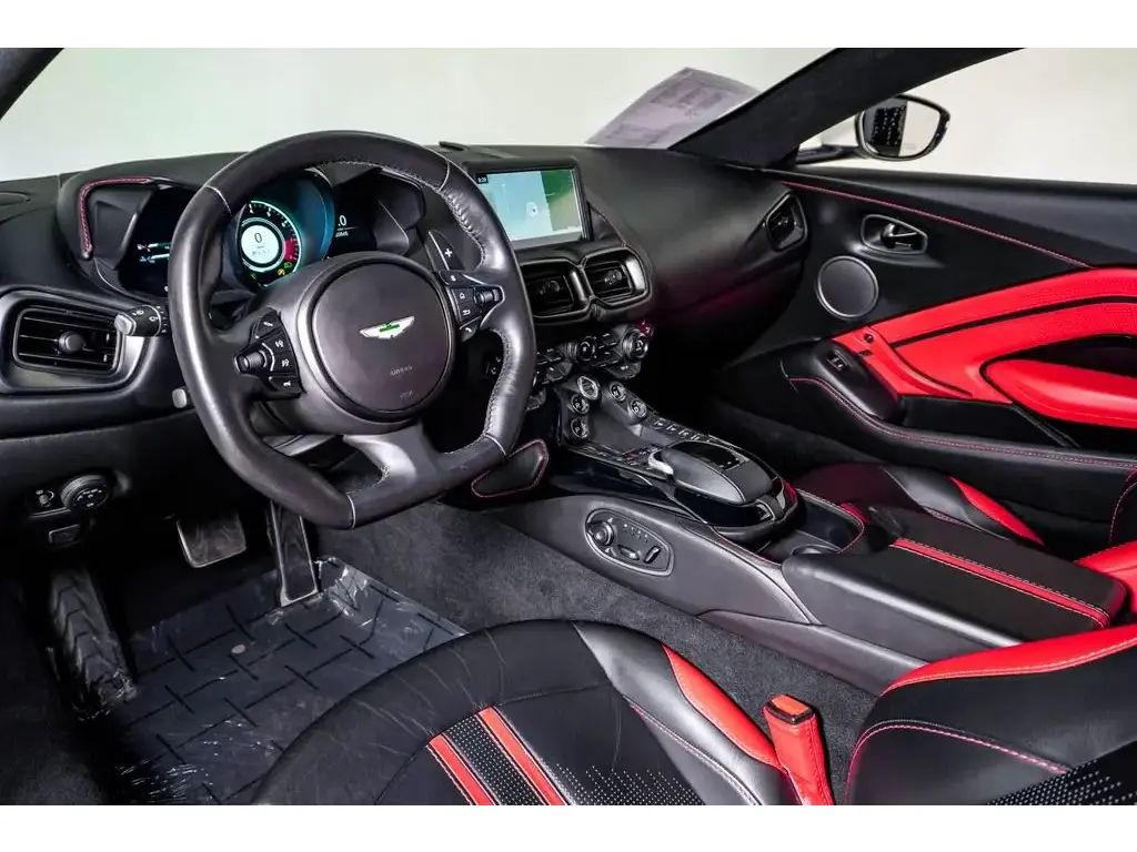 2019 Vantage Coupe thumbnail vehicle image 2