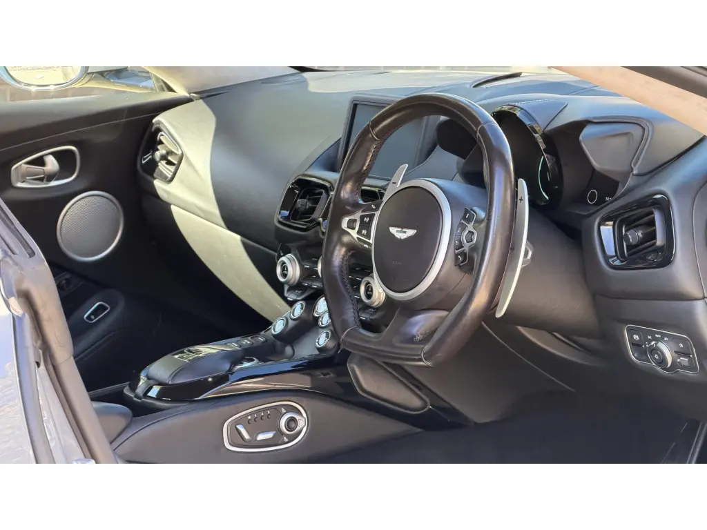 2020 Vantage Coupe thumbnail vehicle image 2