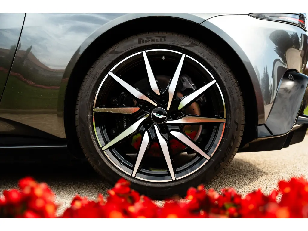 undefined thumbnail vehicle image 3