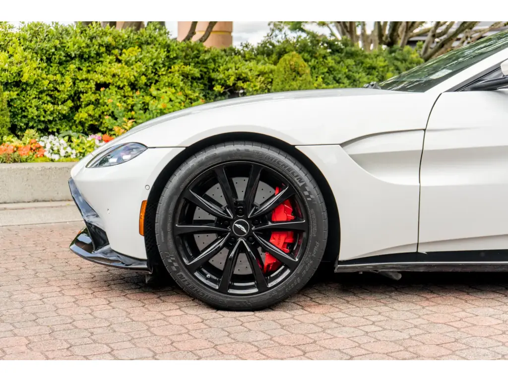 2020 Vantage Coupe thumbnail vehicle image 3