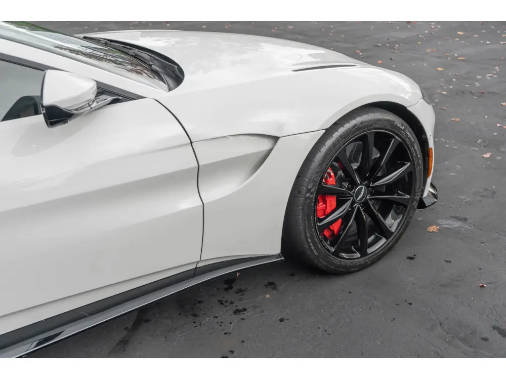 2020 Vantage Coupe thumbnail vehicle image 3