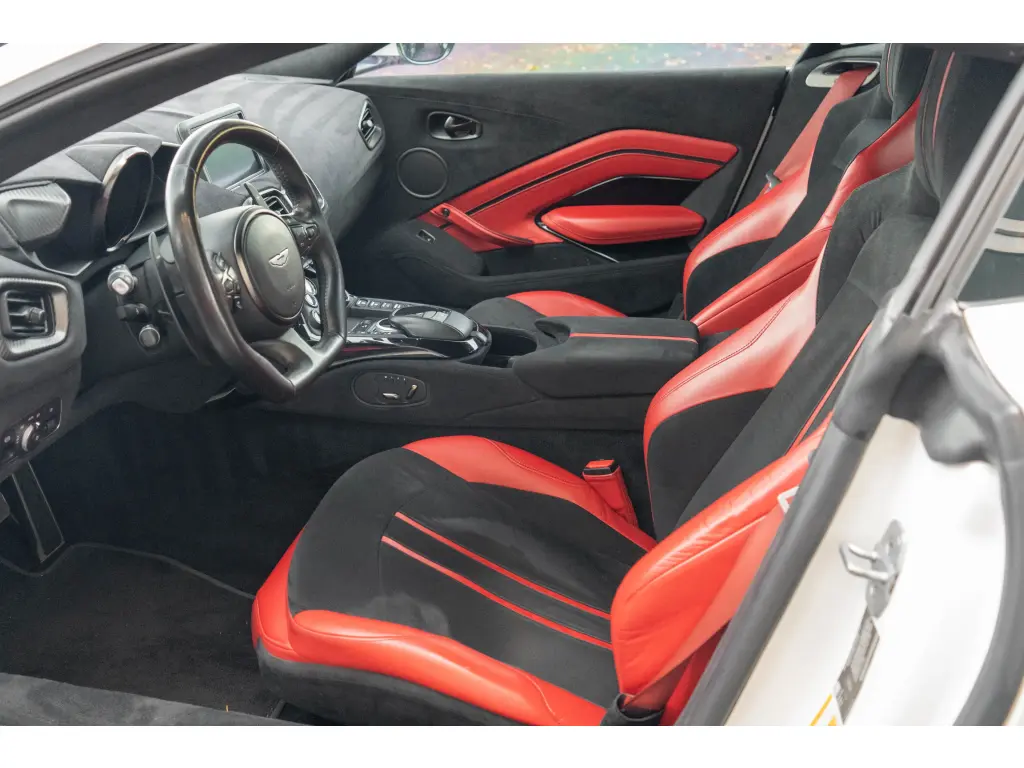 2020 Vantage Coupe thumbnail vehicle image 2