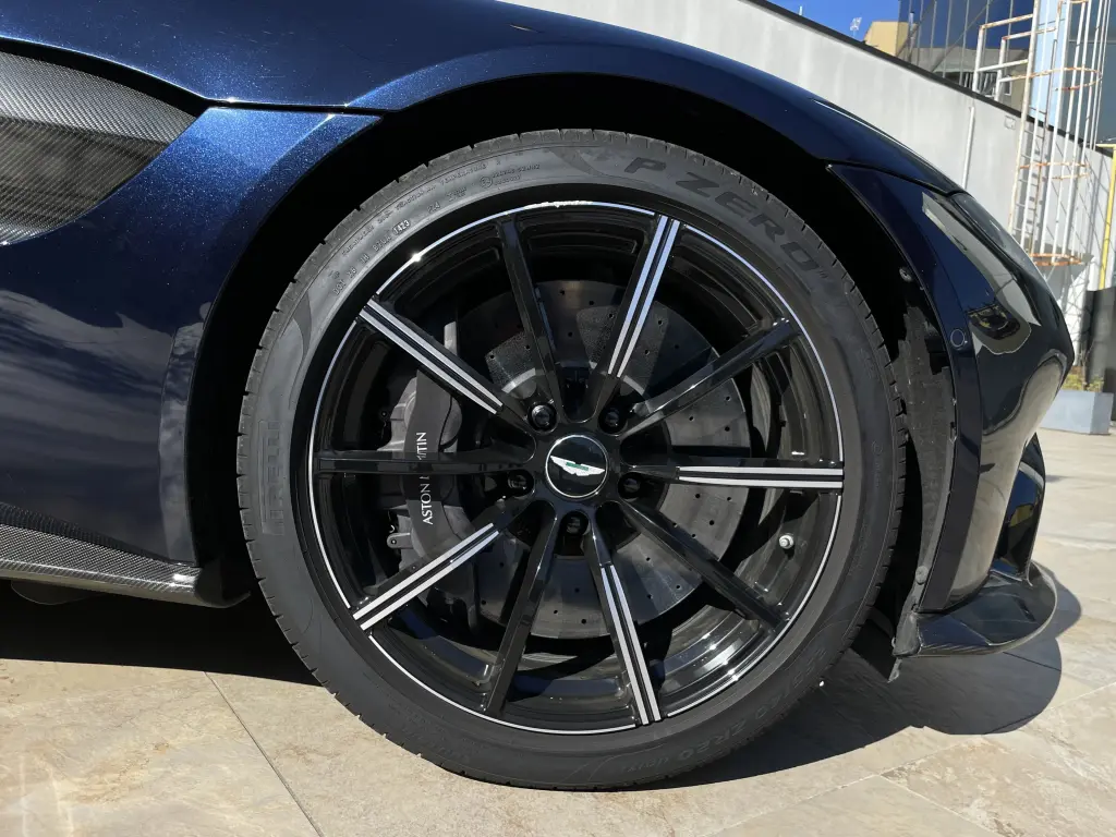 2020 Vantage Coupe thumbnail vehicle image 3