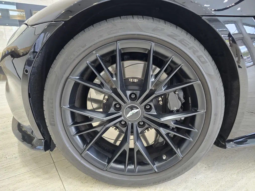 2021 Vantage Coupe thumbnail vehicle image 3
