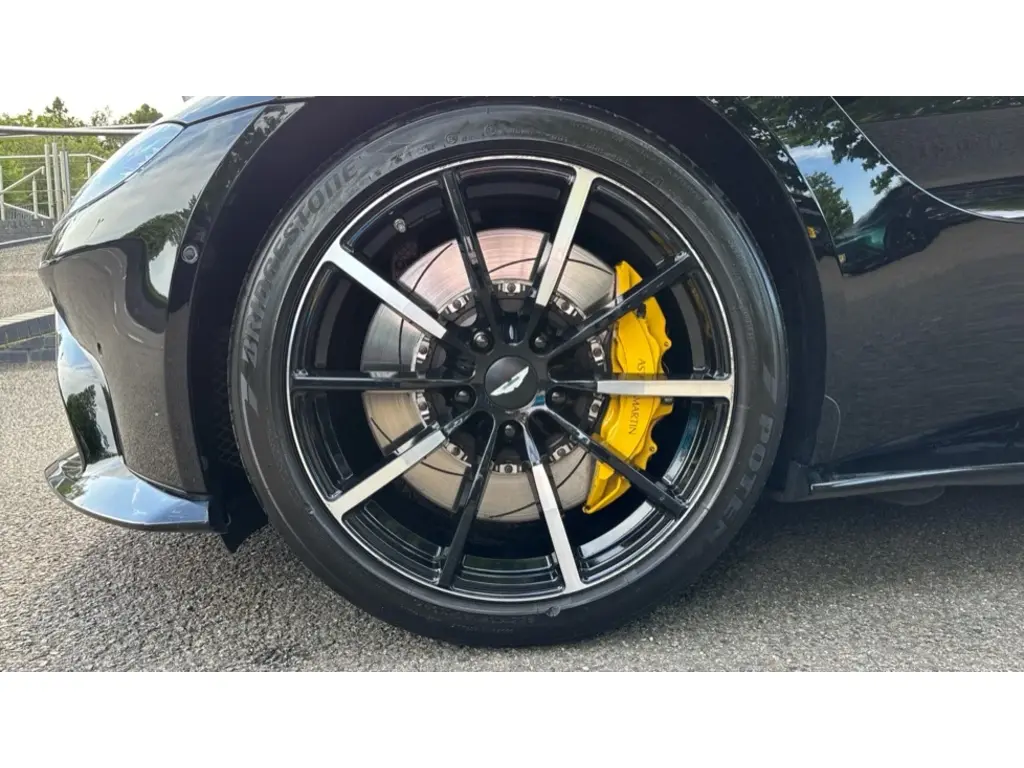 2022 Vantage Coupe thumbnail vehicle image 3