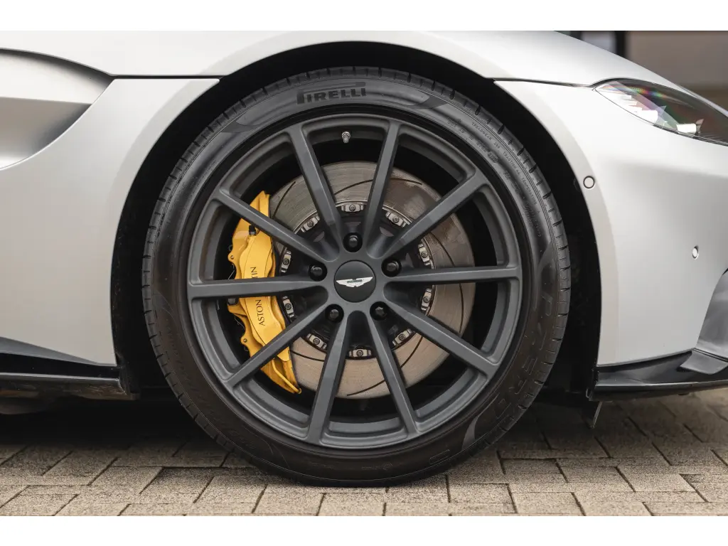 2022 Vantage Coupe thumbnail vehicle image 3