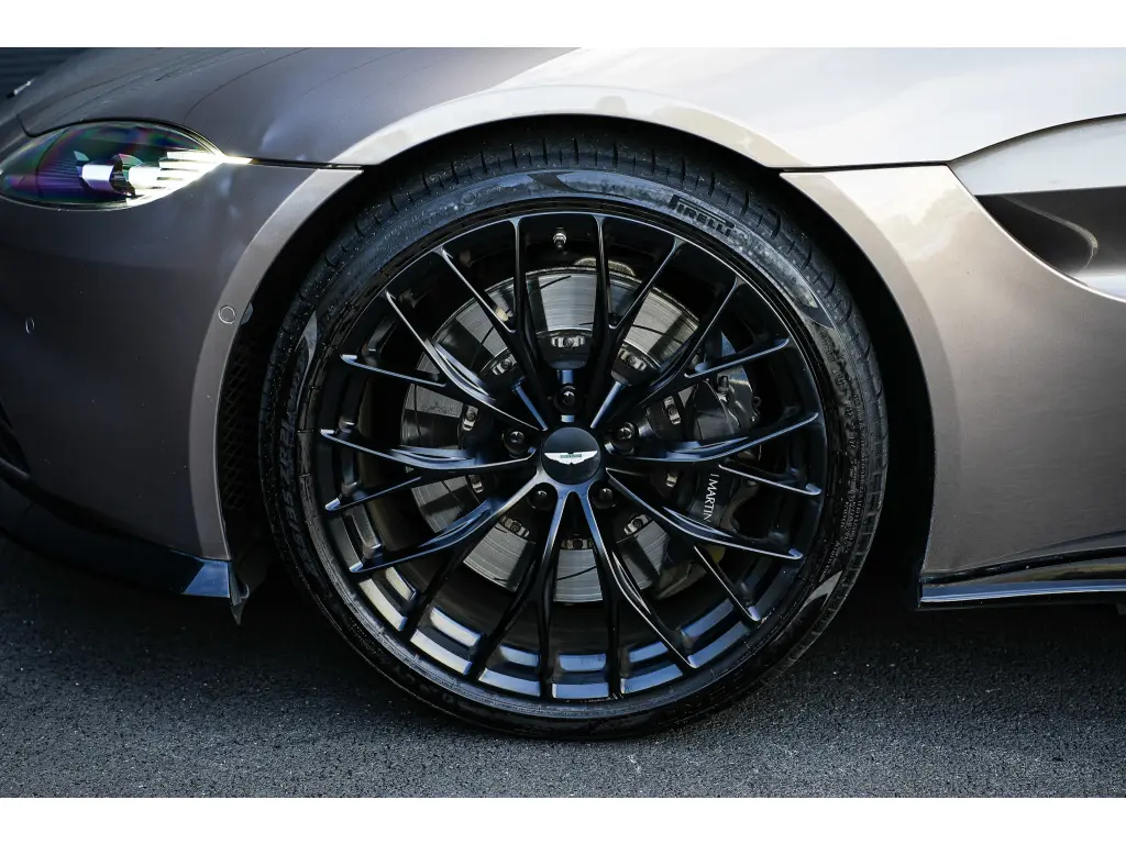 2023 Vantage Coupe thumbnail vehicle image 3