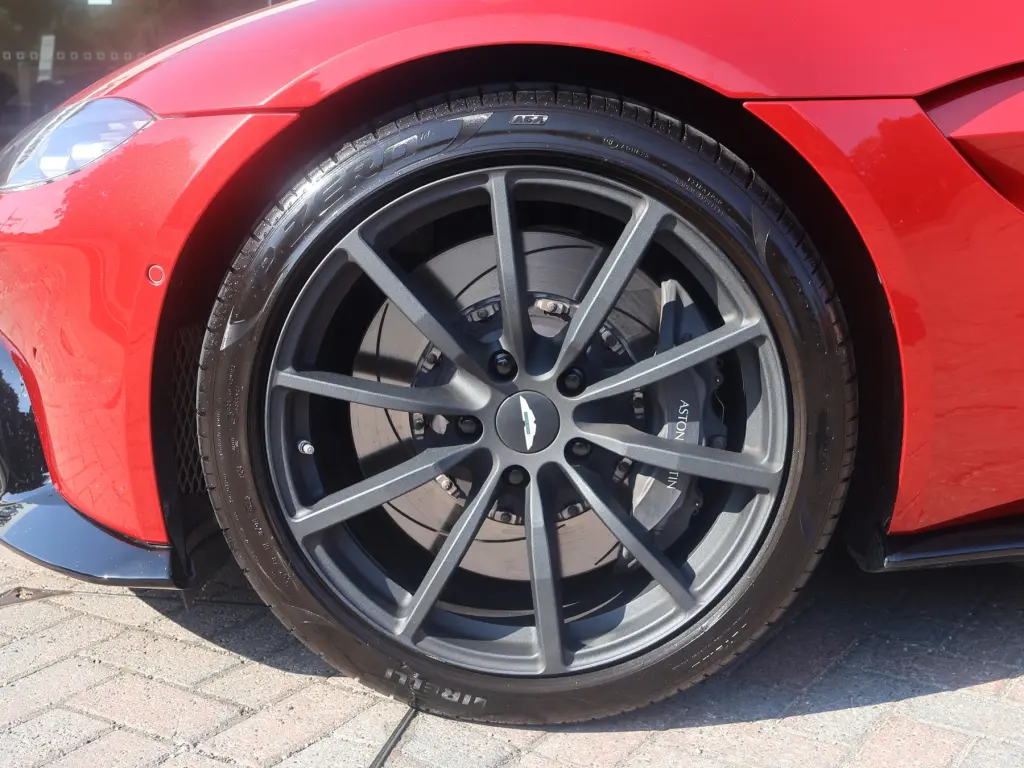 2023 Vantage Coupe thumbnail vehicle image 3