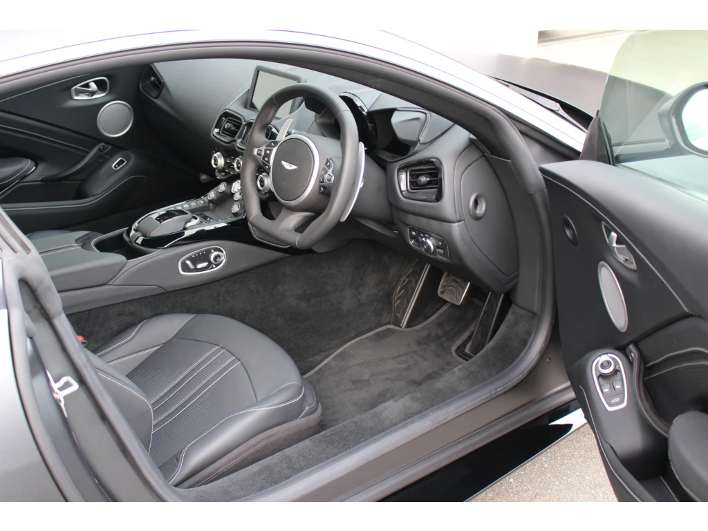 2023 Vantage Coupe thumbnail vehicle image 2