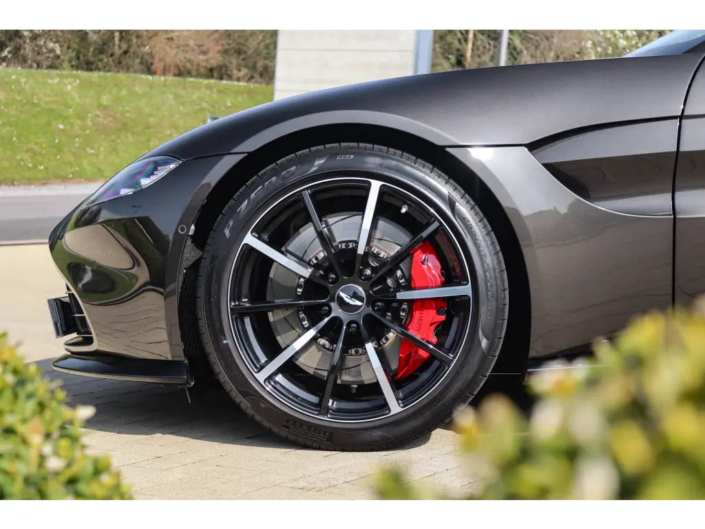 2023 Vantage Coupe thumbnail vehicle image 3