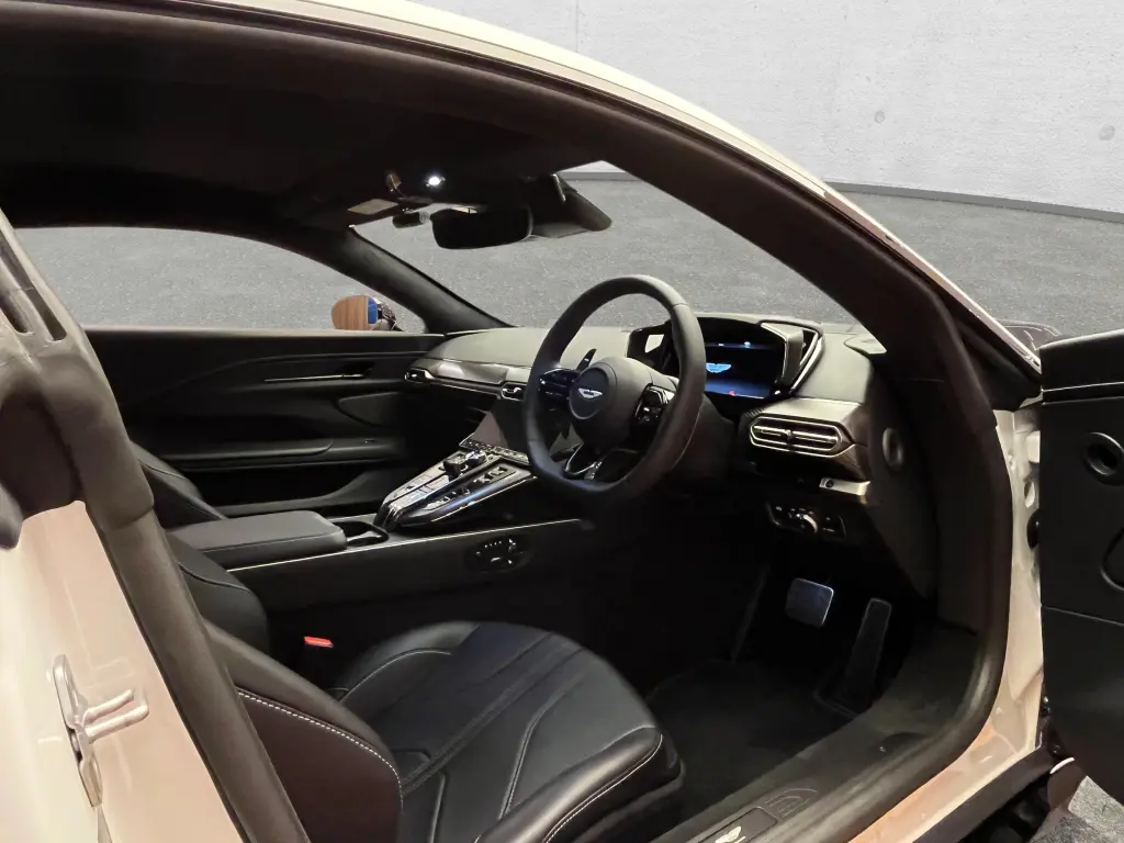 2025 Vantage Coupe thumbnail vehicle image 2