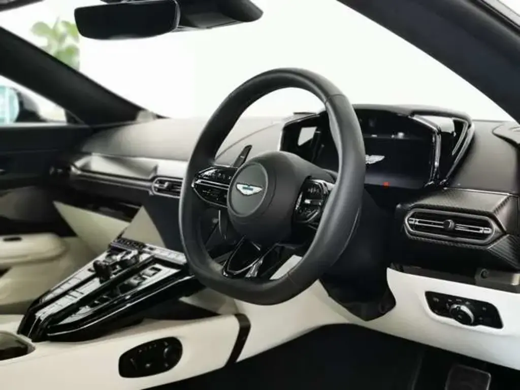 2025 Vantage Coupe thumbnail vehicle image 2