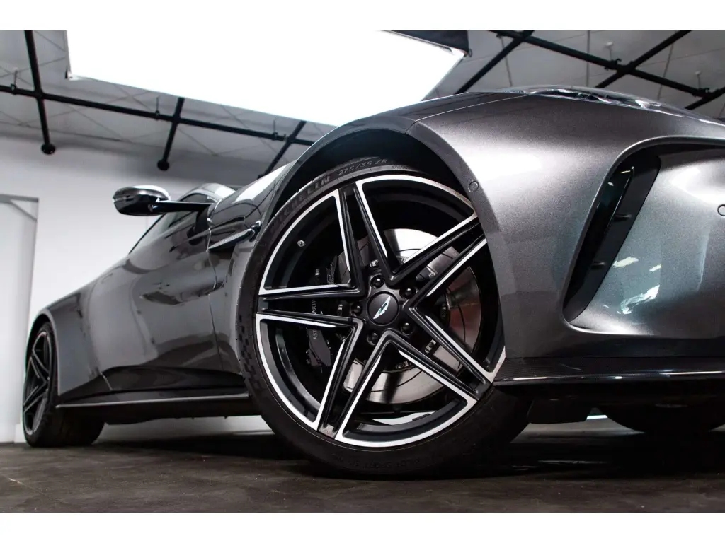 2025 Vantage Coupe thumbnail vehicle image 3