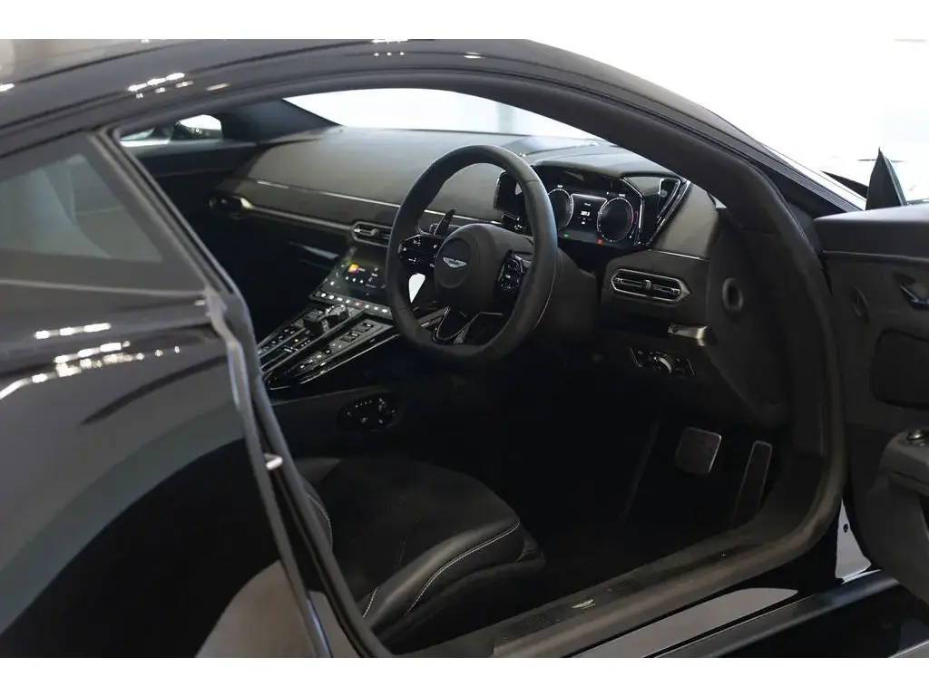 2025 Vantage Coupe thumbnail vehicle image 2