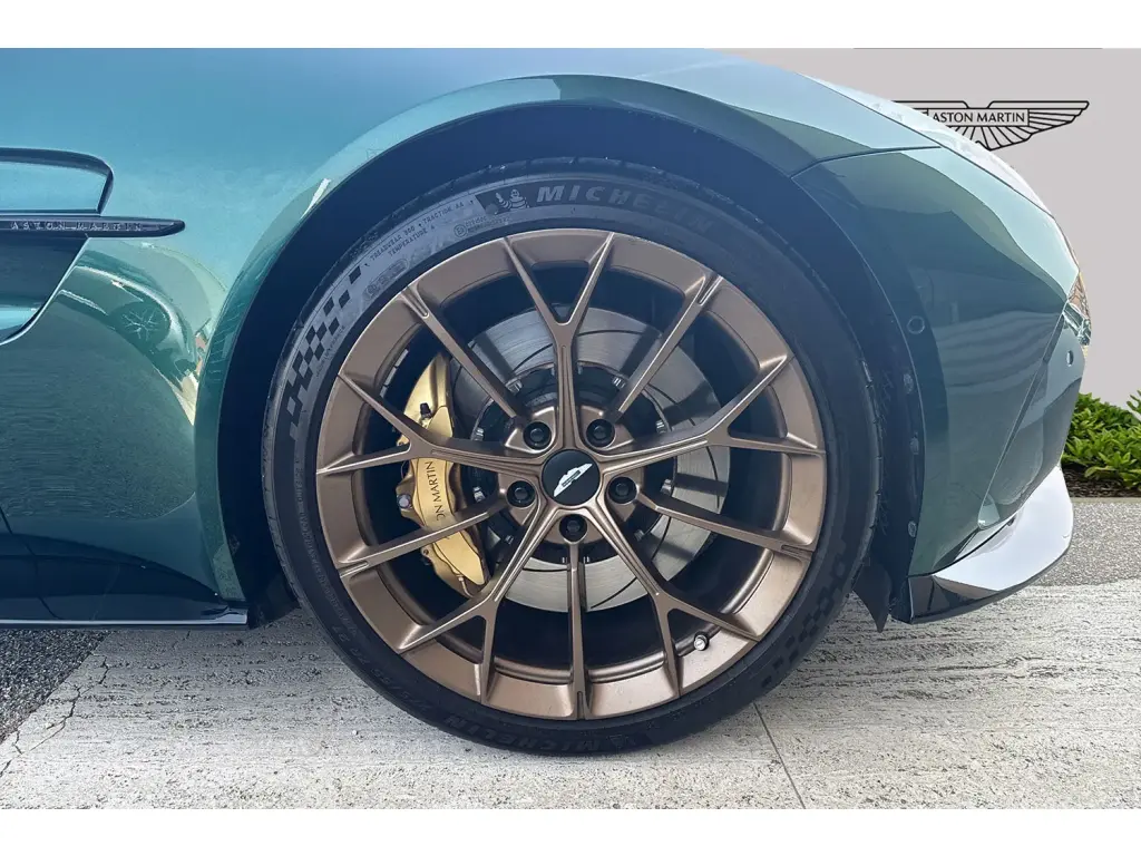 2025 Vantage Coupe thumbnail vehicle image 3