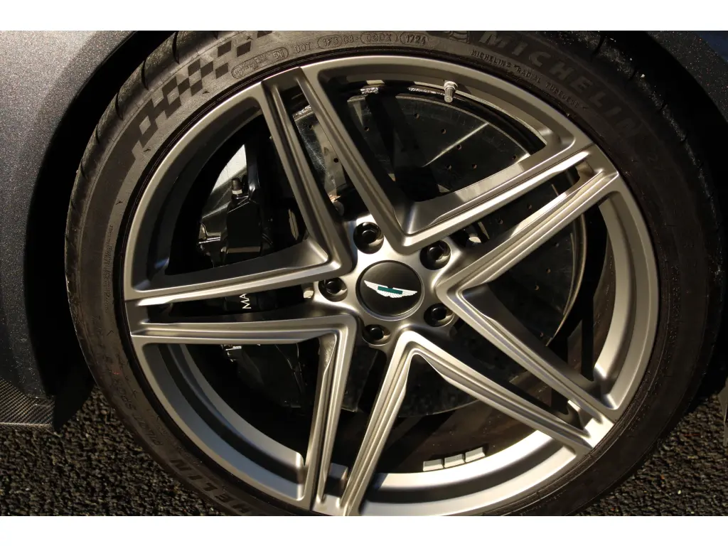 2025 Vantage Coupe thumbnail vehicle image 3