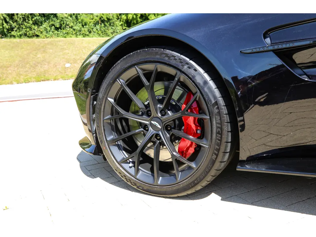 2025 Vantage Coupe thumbnail vehicle image 3