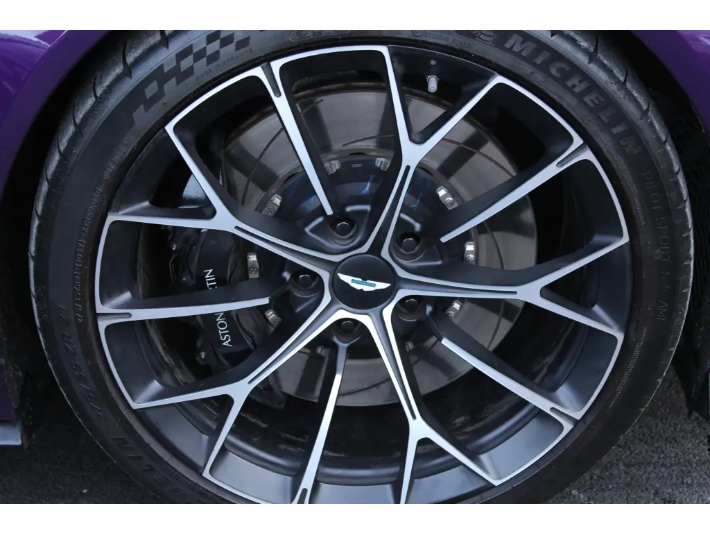 2025 Vantage Coupe thumbnail vehicle image 3