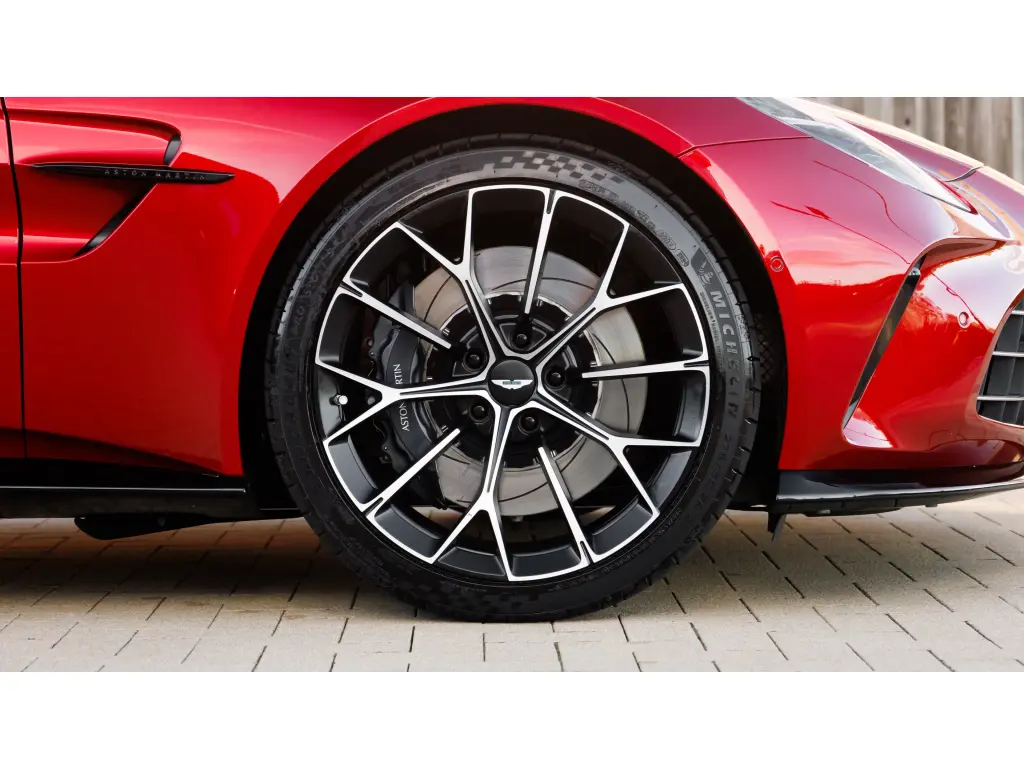 2025 Vantage Coupe thumbnail vehicle image 3