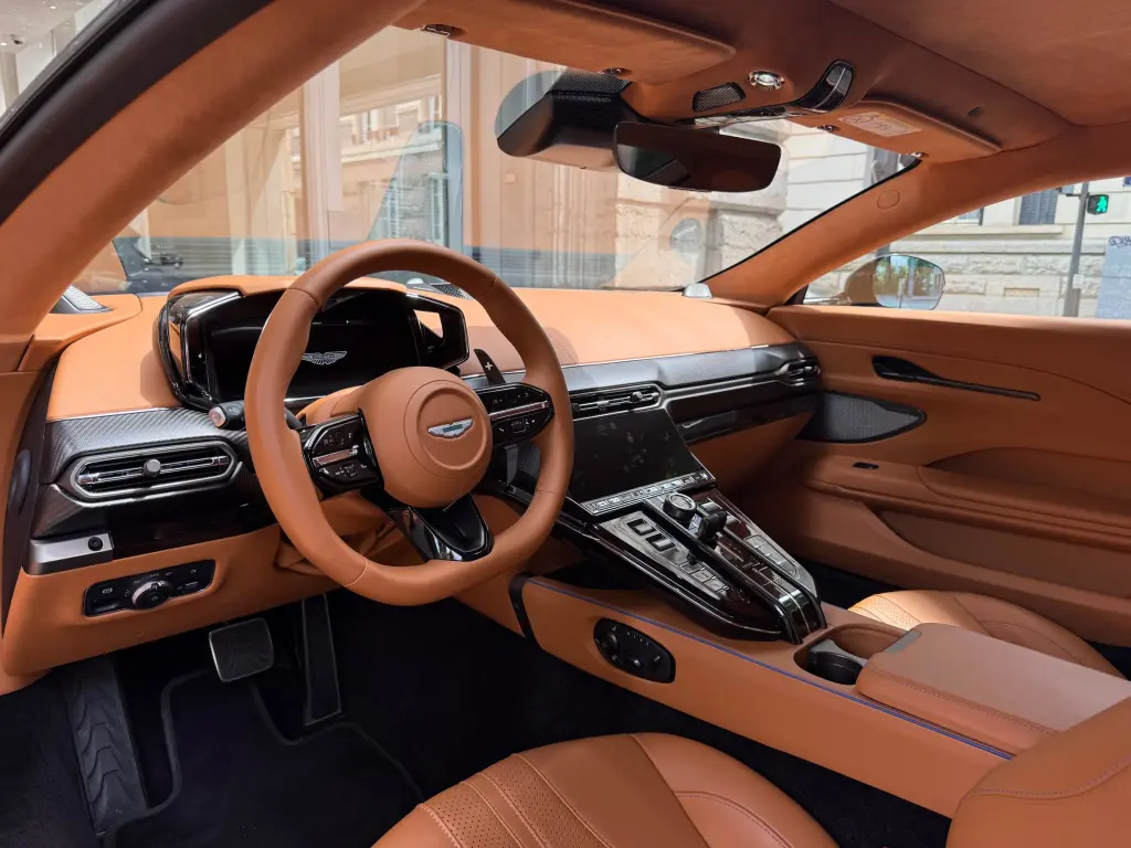 2025 Vantage Coupe thumbnail vehicle image 2