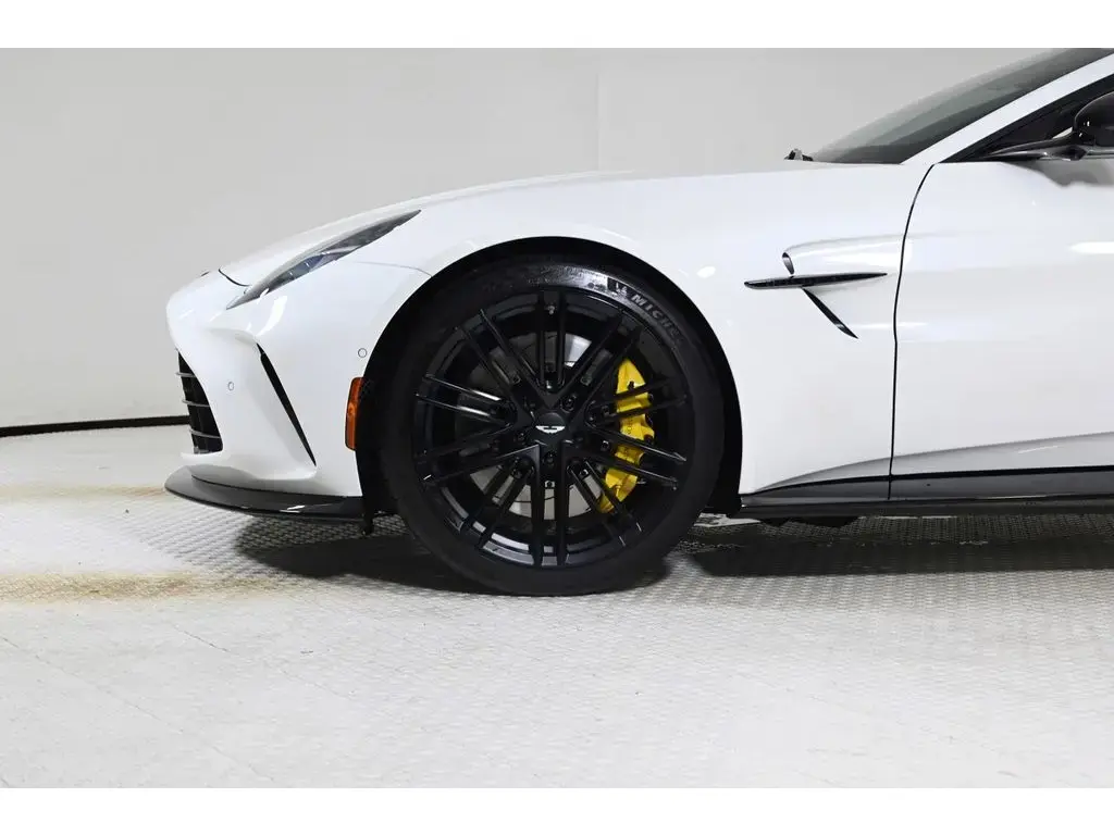 2025 Vantage Coupe thumbnail vehicle image 3