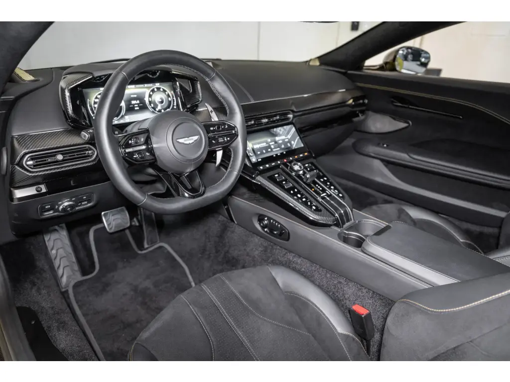 2025 Vantage Coupe thumbnail vehicle image 2