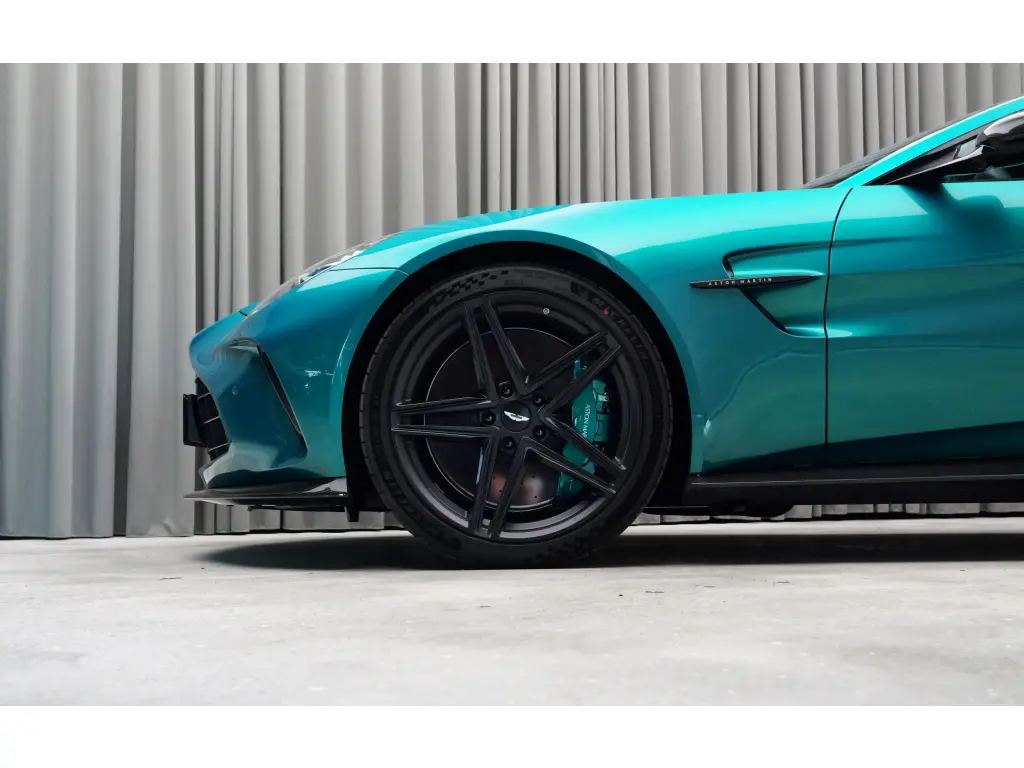 2025 Vantage Coupe thumbnail vehicle image 3