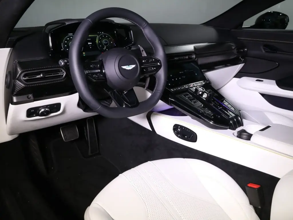 2025 Vantage Coupe thumbnail vehicle image 2