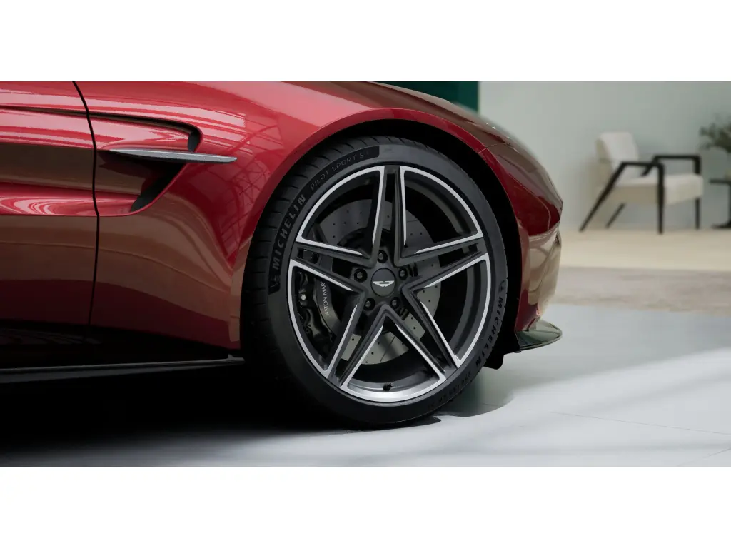 2025 Vantage Coupe thumbnail vehicle image 3