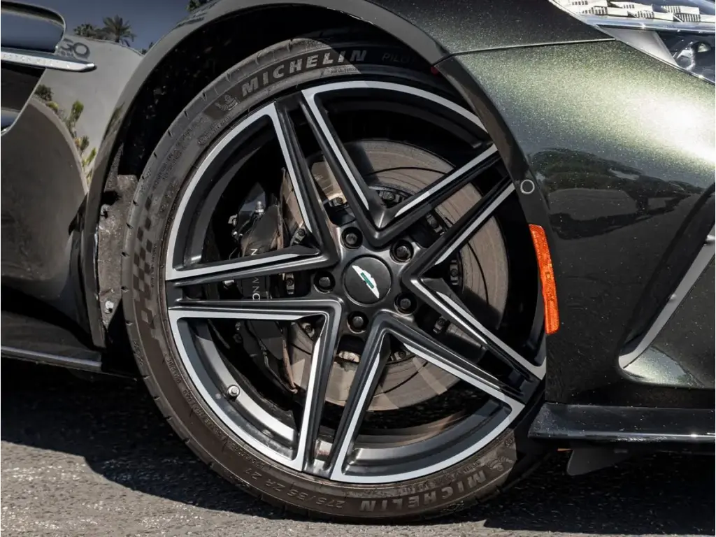 2025 Vantage Coupe thumbnail vehicle image 3