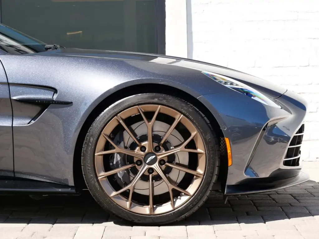 2025 Vantage Coupe thumbnail vehicle image 3