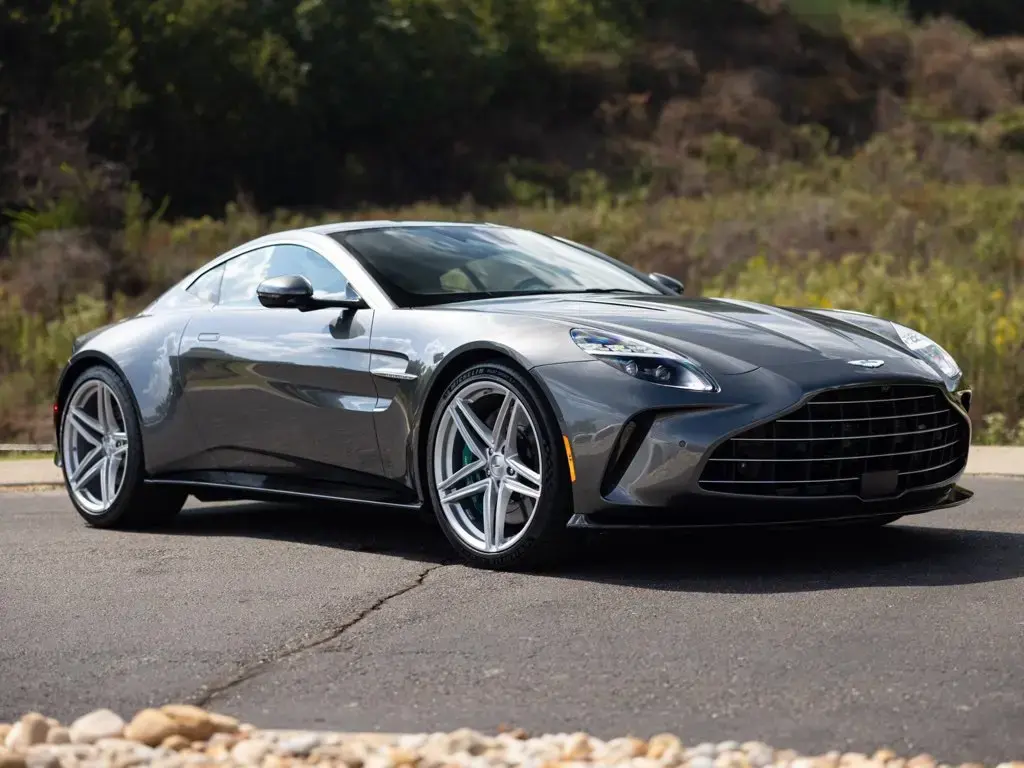 2025 Vantage Coupe main vehicle image