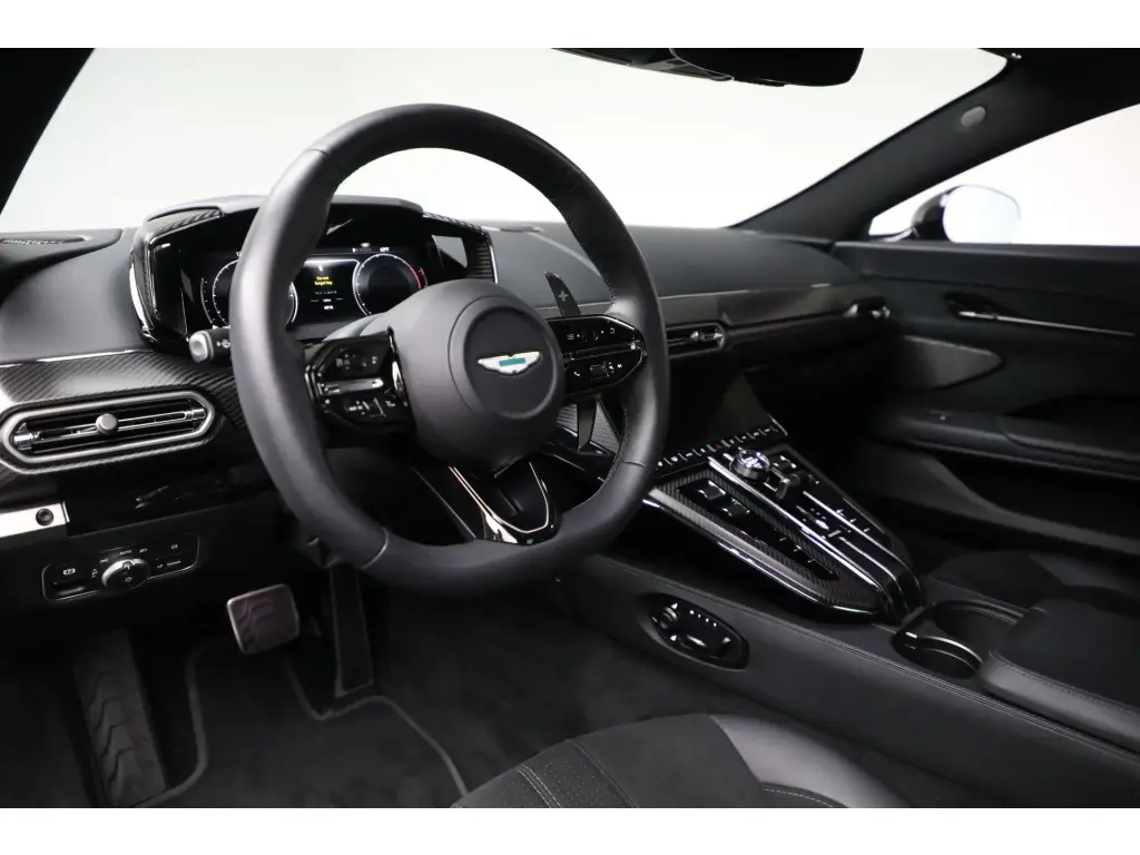 2025 Vantage Coupe thumbnail vehicle image 2