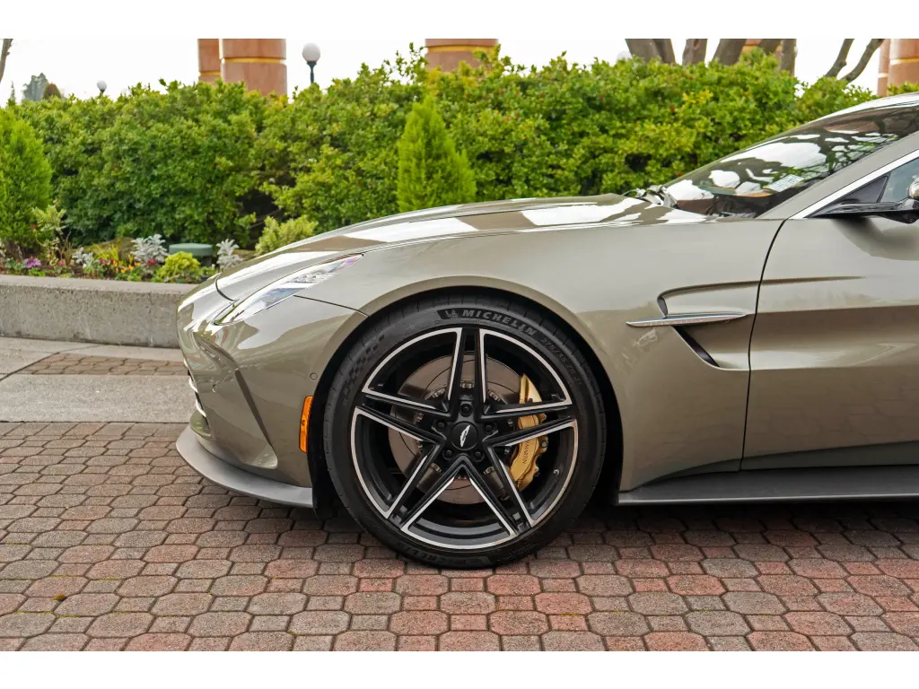 2025 Vantage Coupe thumbnail vehicle image 3