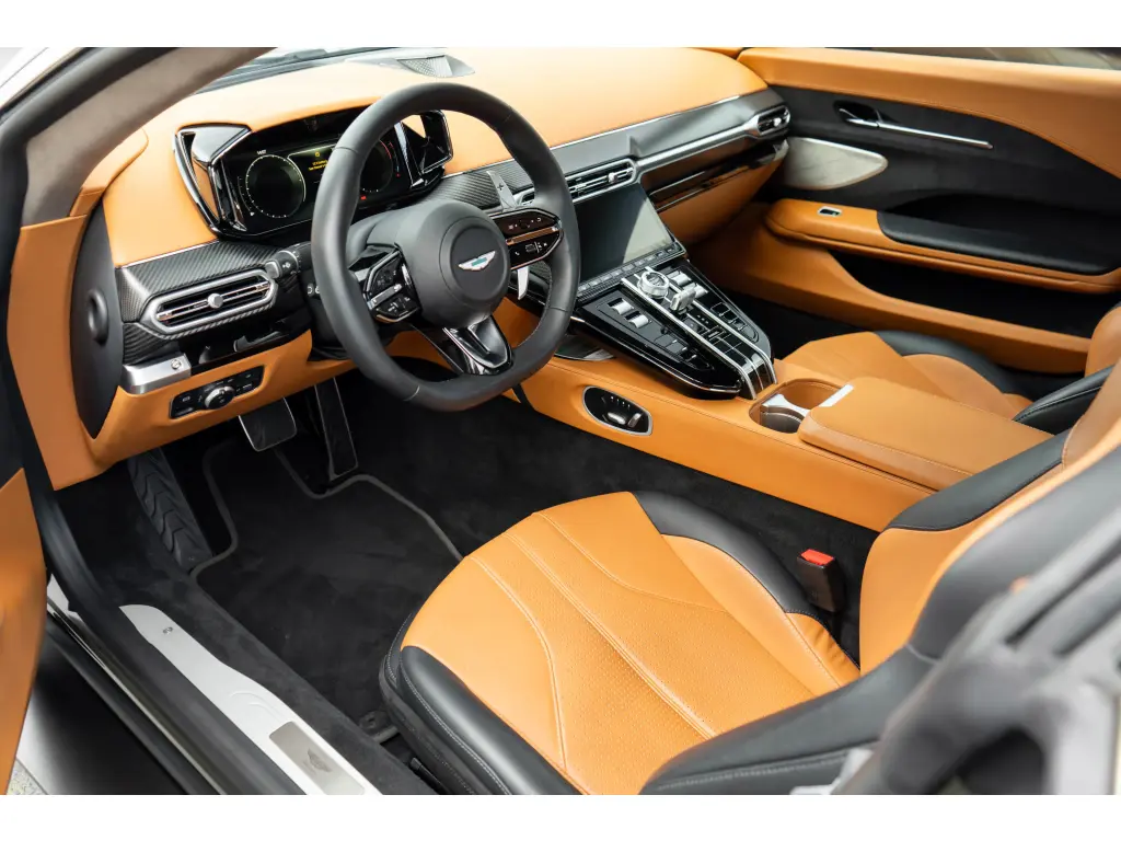 2025 Vantage Coupe thumbnail vehicle image 2