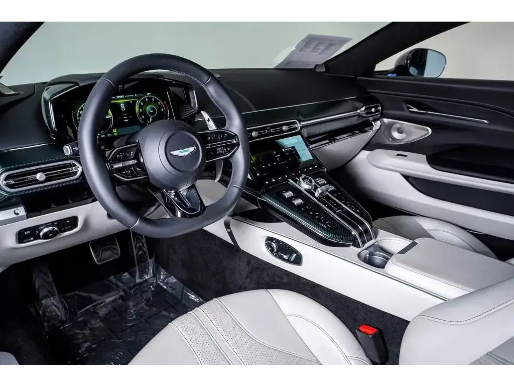 2026 Vantage Coupe thumbnail vehicle image 2