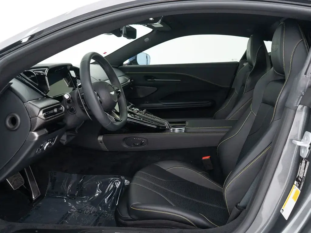 2026 Vantage Coupe thumbnail vehicle image 2