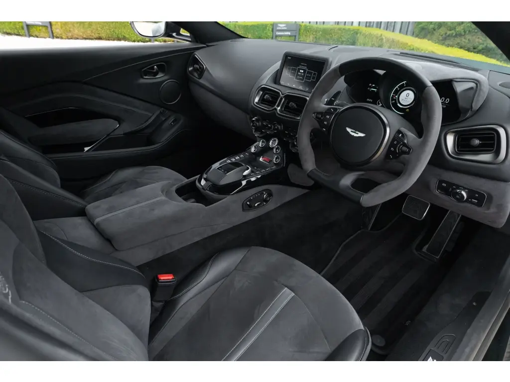 2021 Vantage F1 Edition Coupe thumbnail vehicle image 2