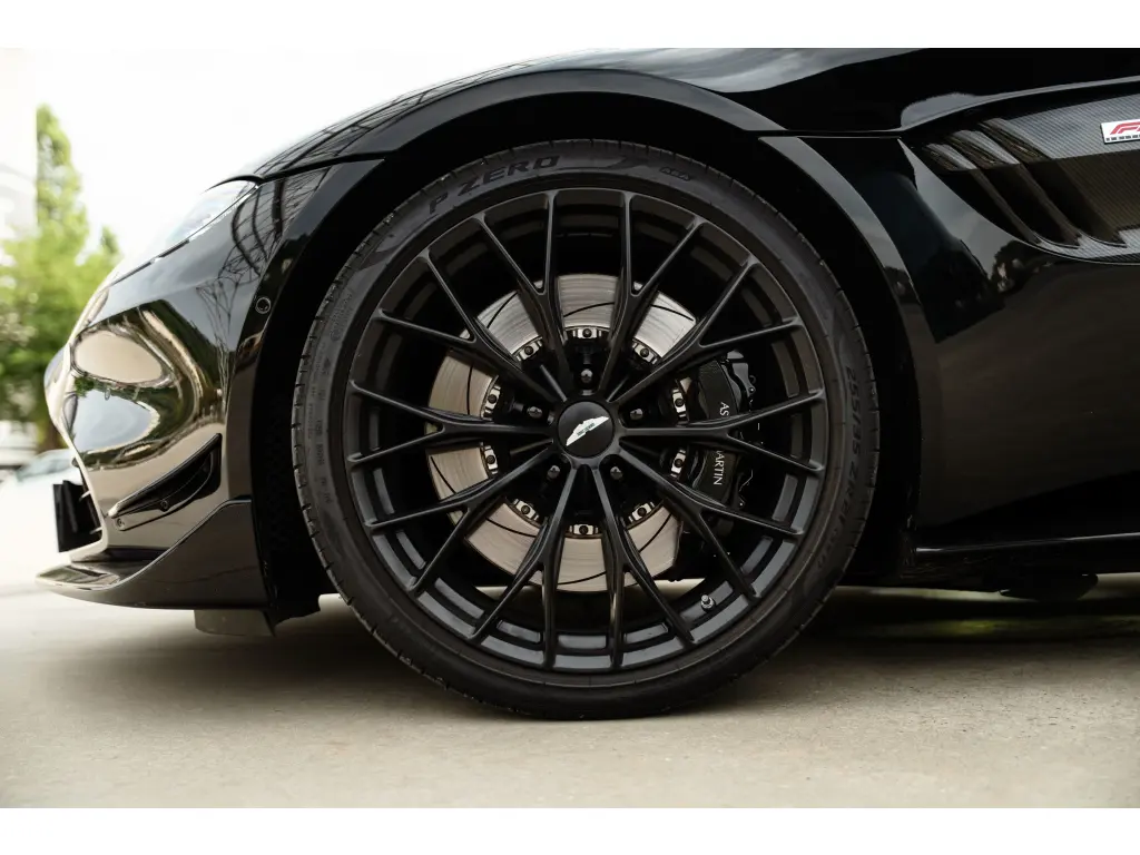 2021 Vantage F1 Edition Coupe thumbnail vehicle image 3