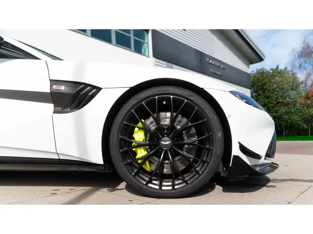 2022 Vantage F1 Edition Coupe thumbnail vehicle image 3