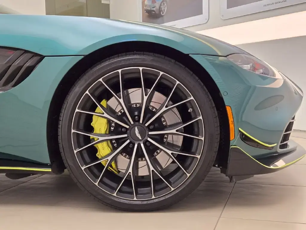 2022 Vantage F1 Edition Coupe thumbnail vehicle image 3