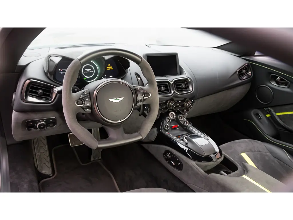 2022 Vantage F1 Edition Coupe thumbnail vehicle image 2