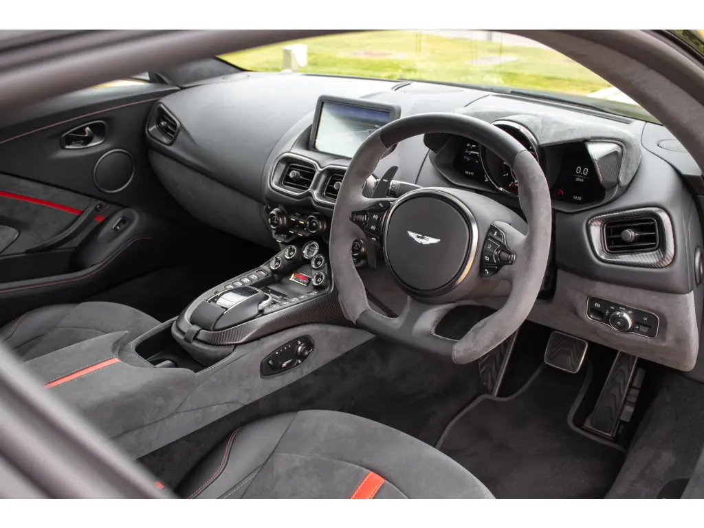 2023 Vantage F1 Edition Coupe thumbnail vehicle image 2