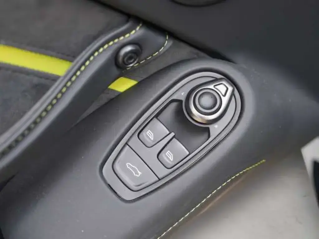 Aston Martin Vantage (2017-23) Vantage F1 Edition Coupe 4.0 - 2023 - Joinsteer - #32