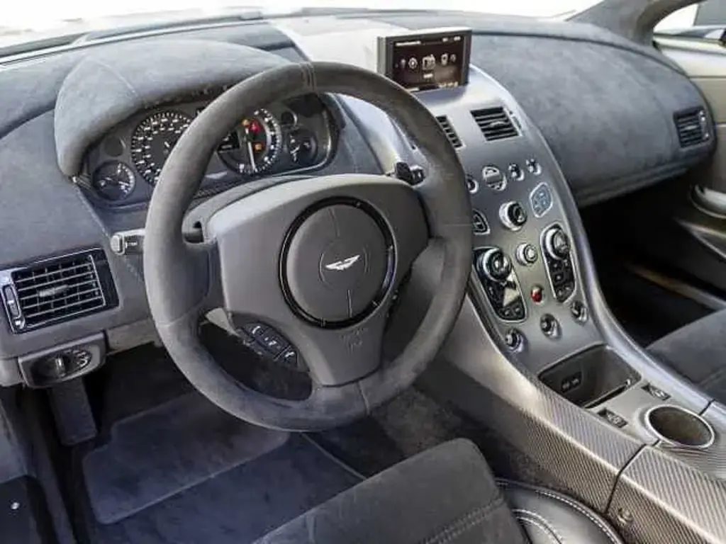 2016 Vantage GT12 Coupe thumbnail vehicle image 2